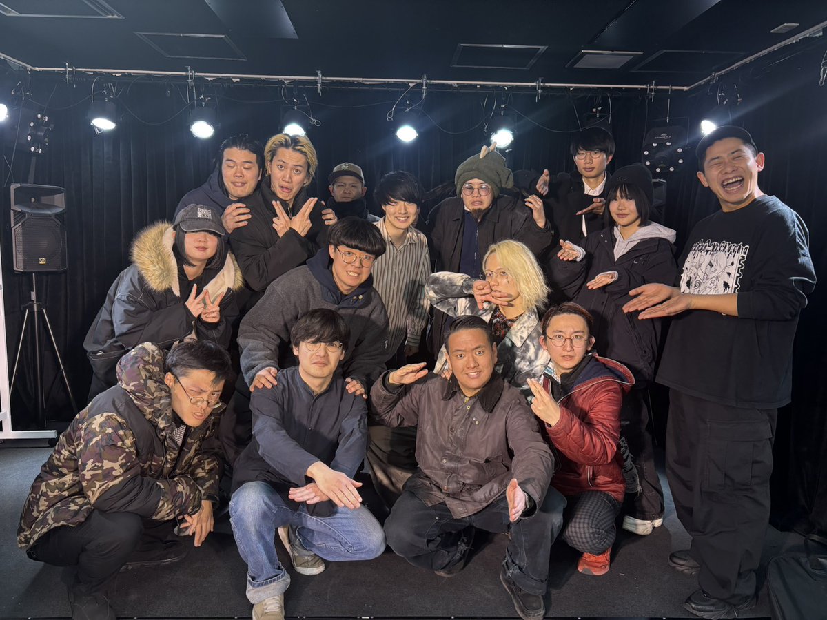 reversetsutsumi's tweet photo. 「ゲツマド」
ありがとうございました

随分と騒がしい新年一発目ゲツマドだったな、今年も彼らと踊ります
 
次のライブは金曜の「お笑い六区」です、貴方も一緒に踊りましょ https://t.co/GDK0e7Qisf