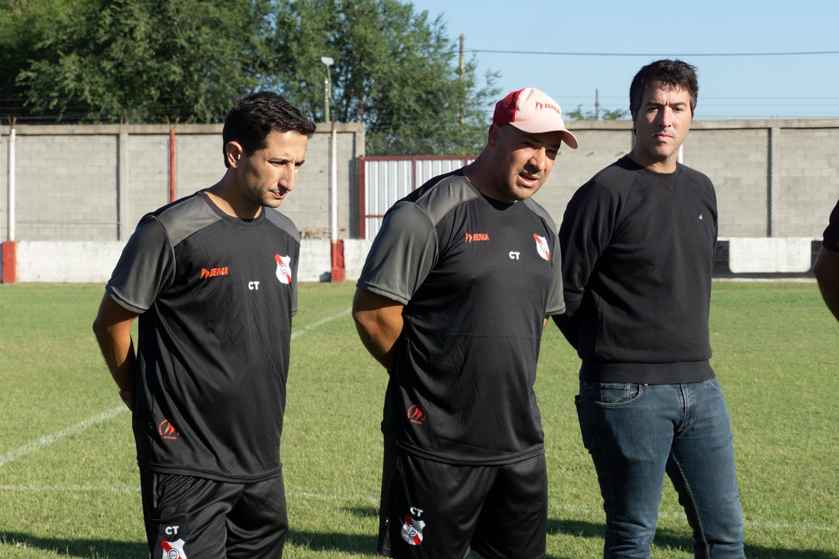 ClubLujan_Ok's tweet photo. 𝐏𝐫𝐞𝐭𝐞𝐦𝐩𝐨𝐫𝐚𝐝𝐚 𝟐𝟎𝟐𝟔 🇵🇱🔛

Esta mañana en nuestro predio, el plantel de primera división volvió a los entrenamientos pensando en el inicio del torneo de la Primera C.

Con caras nuevas, nuestro primer equipo se entrenó bajo las ordenes de la dupla Nicosia - Pighin. El debut será el fin de semana del 21/2, en el Estadio 1° de Abril frente a Sportivo Barracas.

Vamos con todo 💪

#Luján