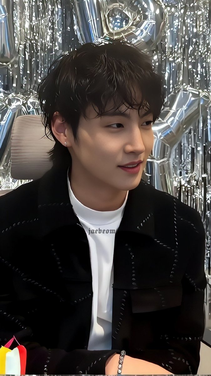 HAPPY BIRTHDAY JAY B
#DarlingLeaderJAYBDay
#제이비와_함께할_매일
#JAYB #제이비 <a href="/jaybnow_hr/">JAY B</a>