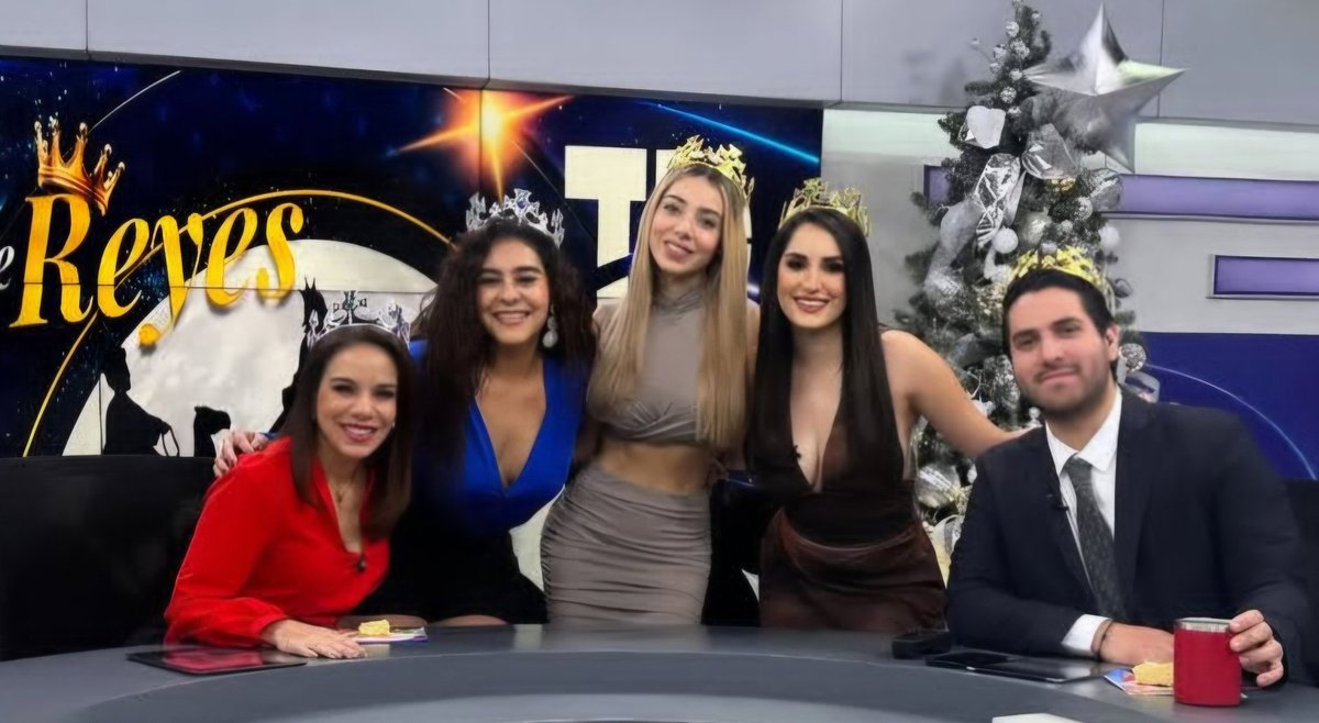 Recordar es vivir!! 📺🗞TDCDMX FDS 🕊👑 <a href="/Deb_Estrella/">Débora Estrella</a> ⭐️  <a href="/rodrigoricom2/">Rodrigo Rico M</a> 👩👑🔥 <a href="/moncontrerasm/">Monserrat Contreras</a> <a href="/MayNevarez/">May🌻</a> <a href="/arygarza7/">Arantxa Garza</a> REYES 🏵