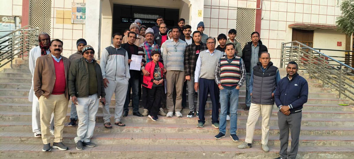 rail_problam's tweet photo. @RahulKaswanMP किसी नेता, रेल विभाग द्वारा पत्र का जबाब ना देने पर नोहर रेल विकास संघ की आक्रोश रैली मातृ शक्ति सहित सभी सदस्यों ने किया पैदल मार्च एवं स्टेशन अधीक्षक को दिया रेल मंत्री के नाम का ज्ञापन एवं पत्र की प्रति सांसद, GM Jaipur, DRM बीकानेर, एवं अभिषेक मटोरिया जी को भेजी प्रति : https://t.co/7ll9HbZ8ZG