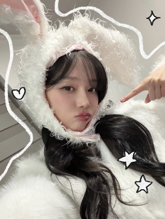 WINTER_THAILAND's tweet image. [TRANS🗒️] Happy WINTER Day B-day Keywords 2001.01.01 🎂🩵💜

⭐: ‘ปี 2026 มาเริ่มต้นให้ดีด้วยกันนะ!♡’

1. อาหารวันนี้
เนื้อแกะเสียบไม้, หมูชุบแป้งทอดราดซอส, มันฝรั่งผัดมะเขือม่วงพริกหวาน, หมูสามชั้นย่าง, ซุปสาหร่าย, ซุปเค้กข้าวเกาหลี, ซี่โครงเนื้อตุ๋น, ต็อกบกกี, หม่าล่าเซียงกัว,…