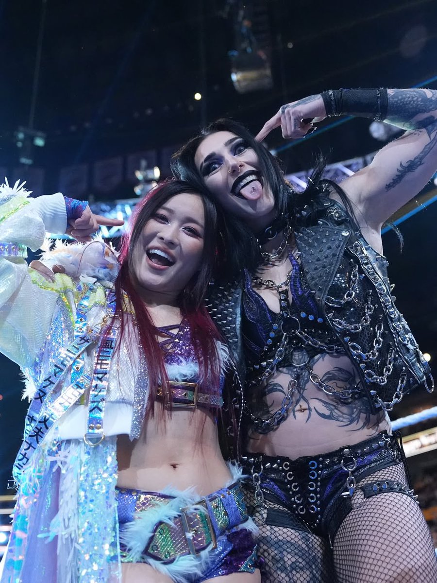 point to yourself if you’re becoming the new tag team champions. ✨