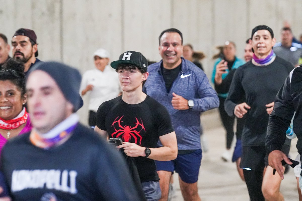 tonoastiazaran's tweet image. ¡Qué buen trote nos aventamos esta mañana por el paso a desnivel, con amigas y amigos de la comunidad de corredores de Hermosillo! ✅

¡Ya está casi listo para servir a miles de familias que diario transitan por ese crucero!

2026, avanzamos con paso firme y mucho trabajo por…