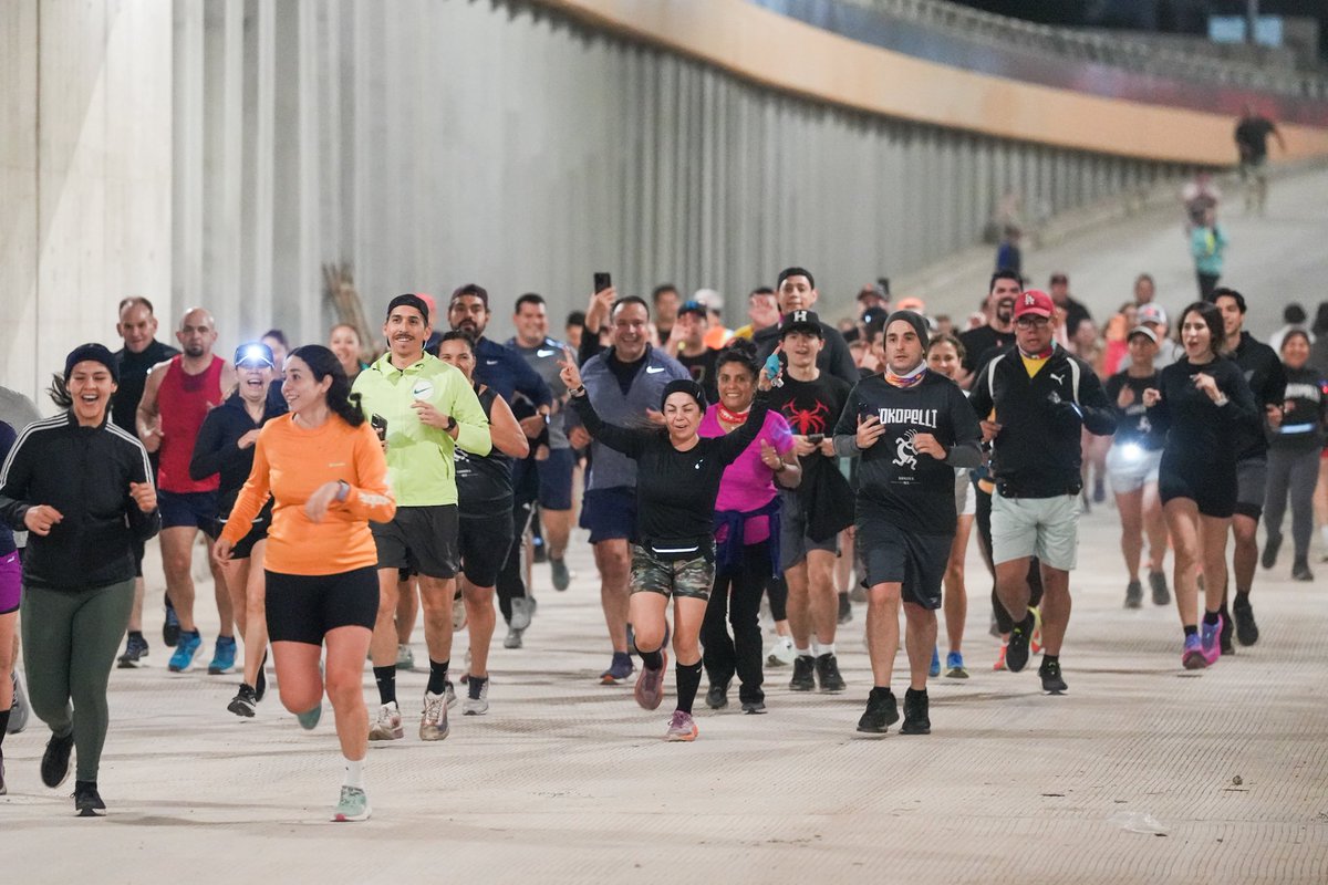 tonoastiazaran's tweet image. ¡Qué buen trote nos aventamos esta mañana por el paso a desnivel, con amigas y amigos de la comunidad de corredores de Hermosillo! ✅

¡Ya está casi listo para servir a miles de familias que diario transitan por ese crucero!

2026, avanzamos con paso firme y mucho trabajo por…