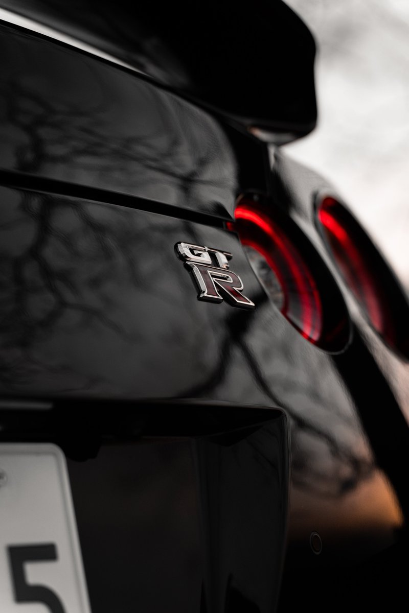 今日で10連休もう終わった😑