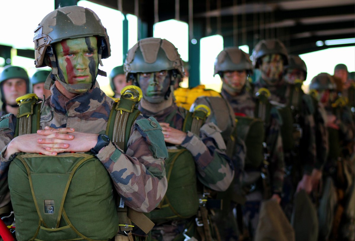 École des troupes aéroportées tweet media