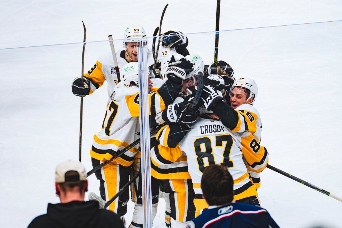 penguins's tweet image. Good morning, Pittsburgh 🖤💛