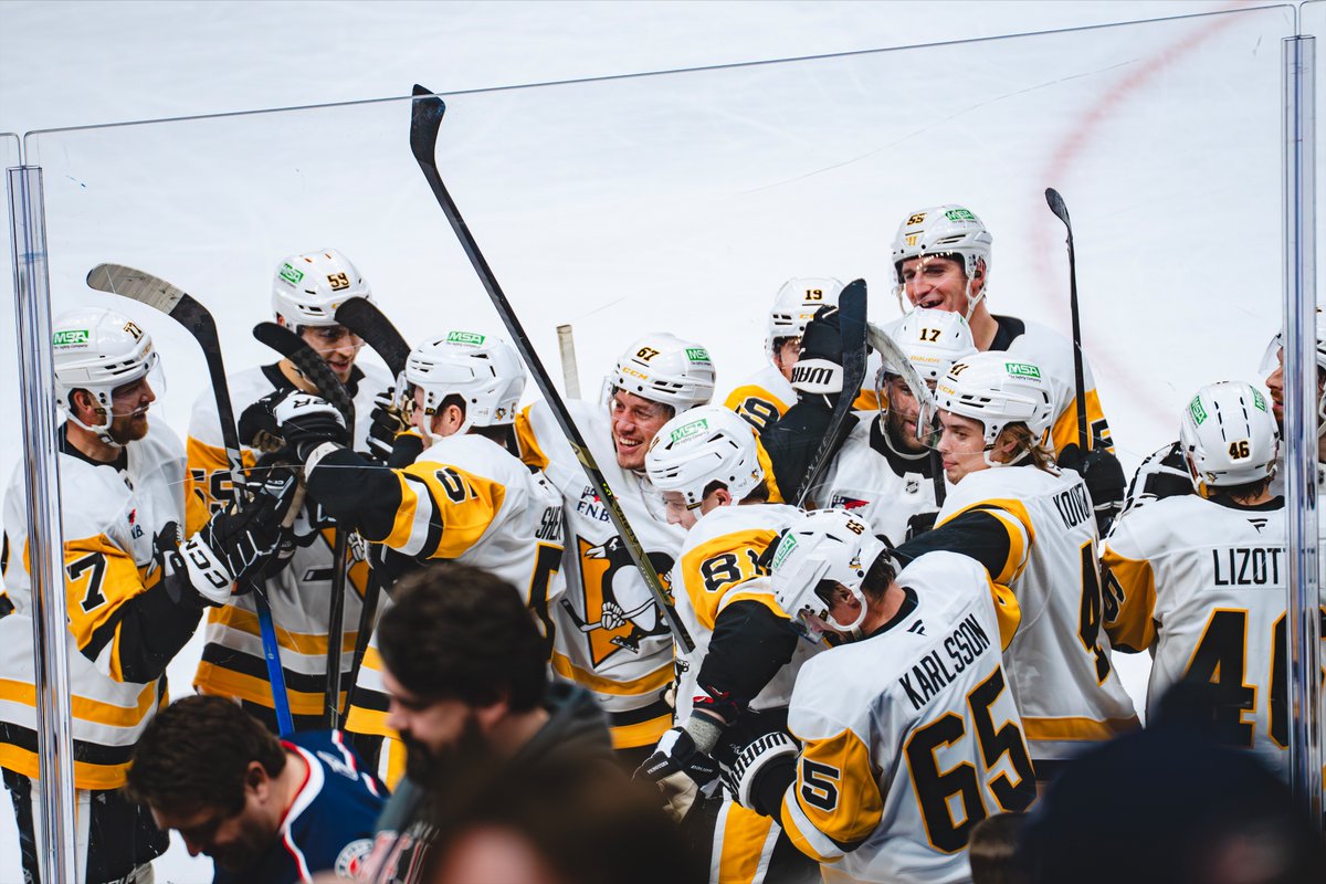 penguins's tweet image. Good morning, Pittsburgh 🖤💛