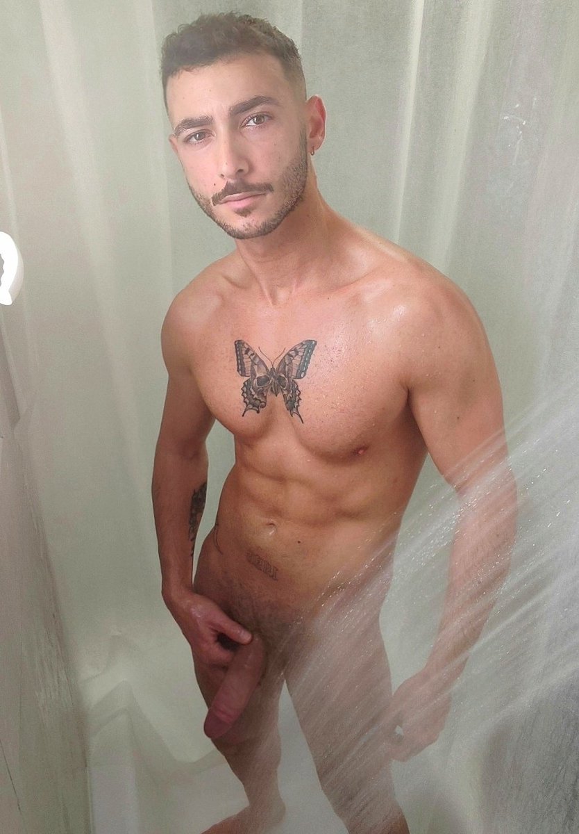 Tu me rejoins sous la douche 🚿🔥?! #gayamateur #rawgay #authenticgay #amateurporn #gayx #xxxgay
