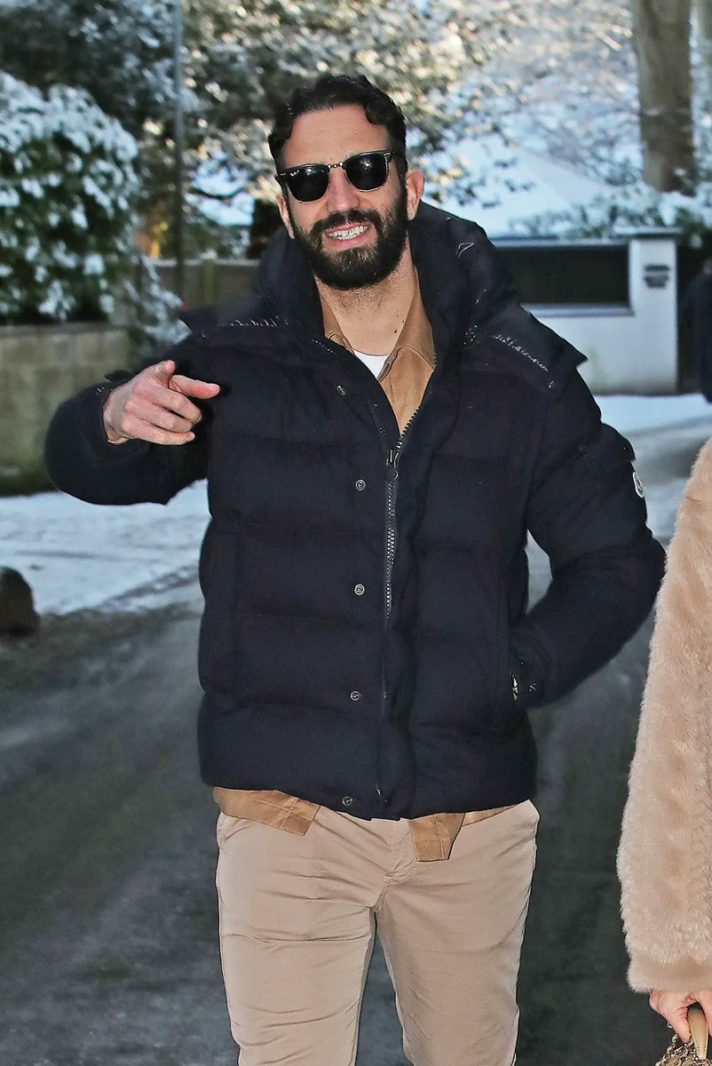 TouchlineX's tweet image. 🚨 𝗕𝗥𝗘𝗔𝗞𝗜𝗡𝗚: First picture of Ruben Amorim after he got sacked.

— @TheSun