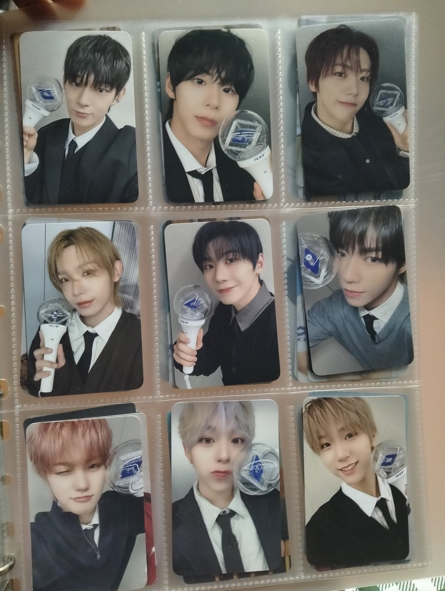 chaenified's tweet image. HAPPY NEW YEAR #AHOF &amp;amp; my CO- #FOHA s! 🩵

I'm so dead in here, apologies but will be back active again soon this year &amp;amp; all prepared for the 2nd AHOF Con in PH— coming very soon? 🙏🏻✨

the light stick lookin beautiful 🥰

PS. missing you guys here. I hope to be less busy asap