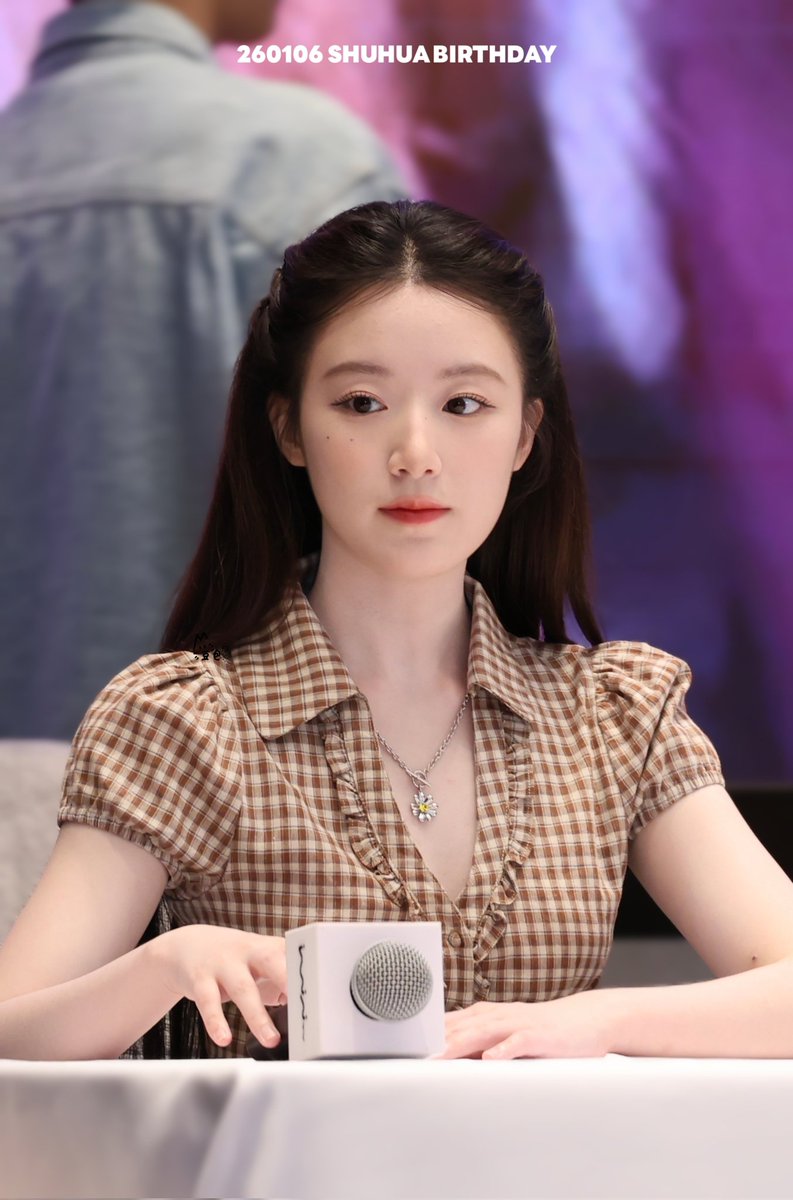 260106 HBD TO SHUHUA
​
​祝願你新的一歲可以繼續去做自己想做的事情 愛你💕💕

#HAPPY_SHUHUA_DAY
#아이들 #idle
#슈화 #SHUHUA
#슈슈랑_행복한_생일_보내슈