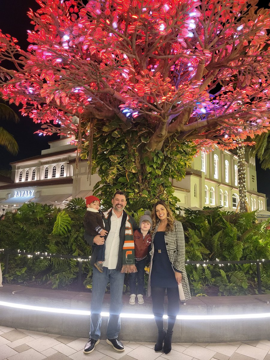 Alex_Gonzalez29's tweet photo. Merry Christmas and Happy New Year ❤️🎄🥳✝️ Luke 2:8-14 "Fear not, for behold, I bring you good tidings of great joy" https://t.co/ybVMAkRNe4