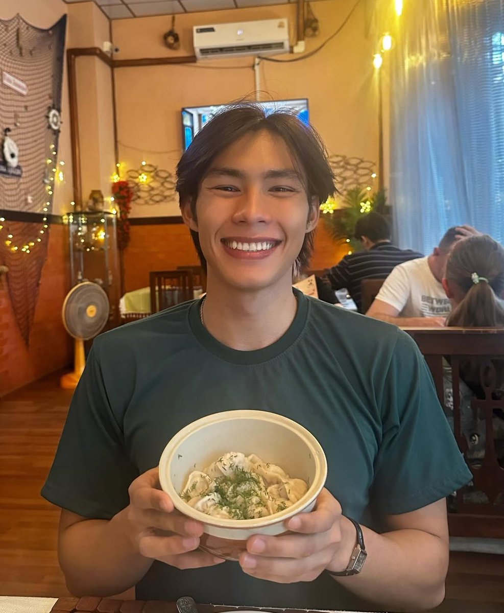 “Love life more, breath more, take more chances, and so long as I live learn how to live”  

“รักชีวิตให้มากขึ้น สูดลมหายใจให้เต็มที่มากขึ้น กล้าเสี่ยงและคว้าโอกาสให้มากขึ้น และตราบเท่าที่ฉันยังมีชีวิตอยู่ จะเรียนรู้วิธีการใช้ชีวิตต่อไป” 

ตั้งแต่อ่านมาชอบของปีเตอร์สุดเลยอ่ะ🥺