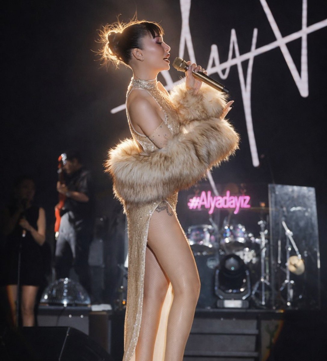 ÖZELHABER Şarkıcı Alya, uyuşturucu soruşturması kapsamında gözaltına alındı.