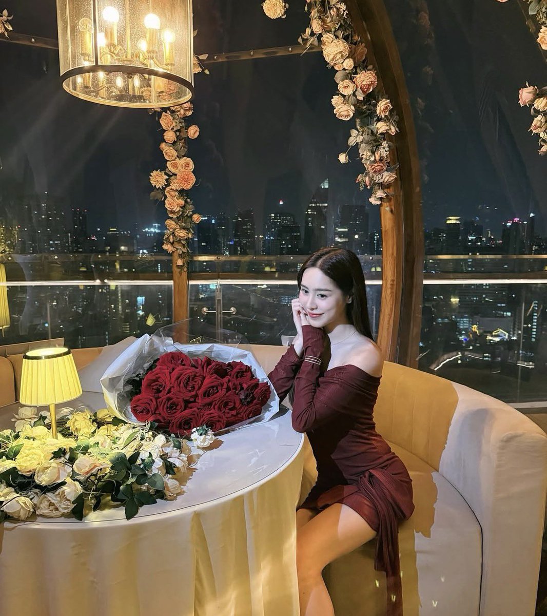 babypunpreedee's tweet image. โปรไฟล์น้องพีพีโคตรเริ่ดดด สาวจุฬา หลีดคณะ นางเอกช่อง ลูกหลานท่านขุนมูลนาย คุณหนูอย่ามาใกล้กระผมเลยครับ โอ้ย ชั้นชอบมาก