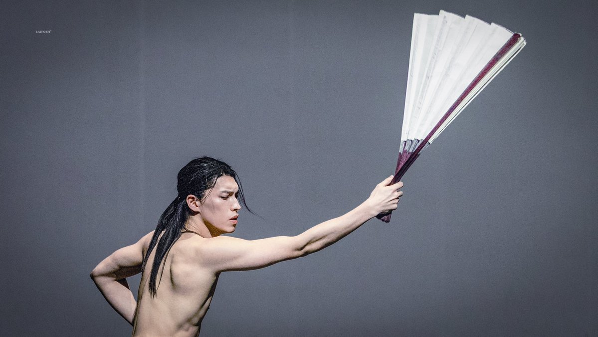 LSTSHTx's tweet image. 251231 STF Dance Concert: the Dancer 19:00

바람을 바라므로 #김시원