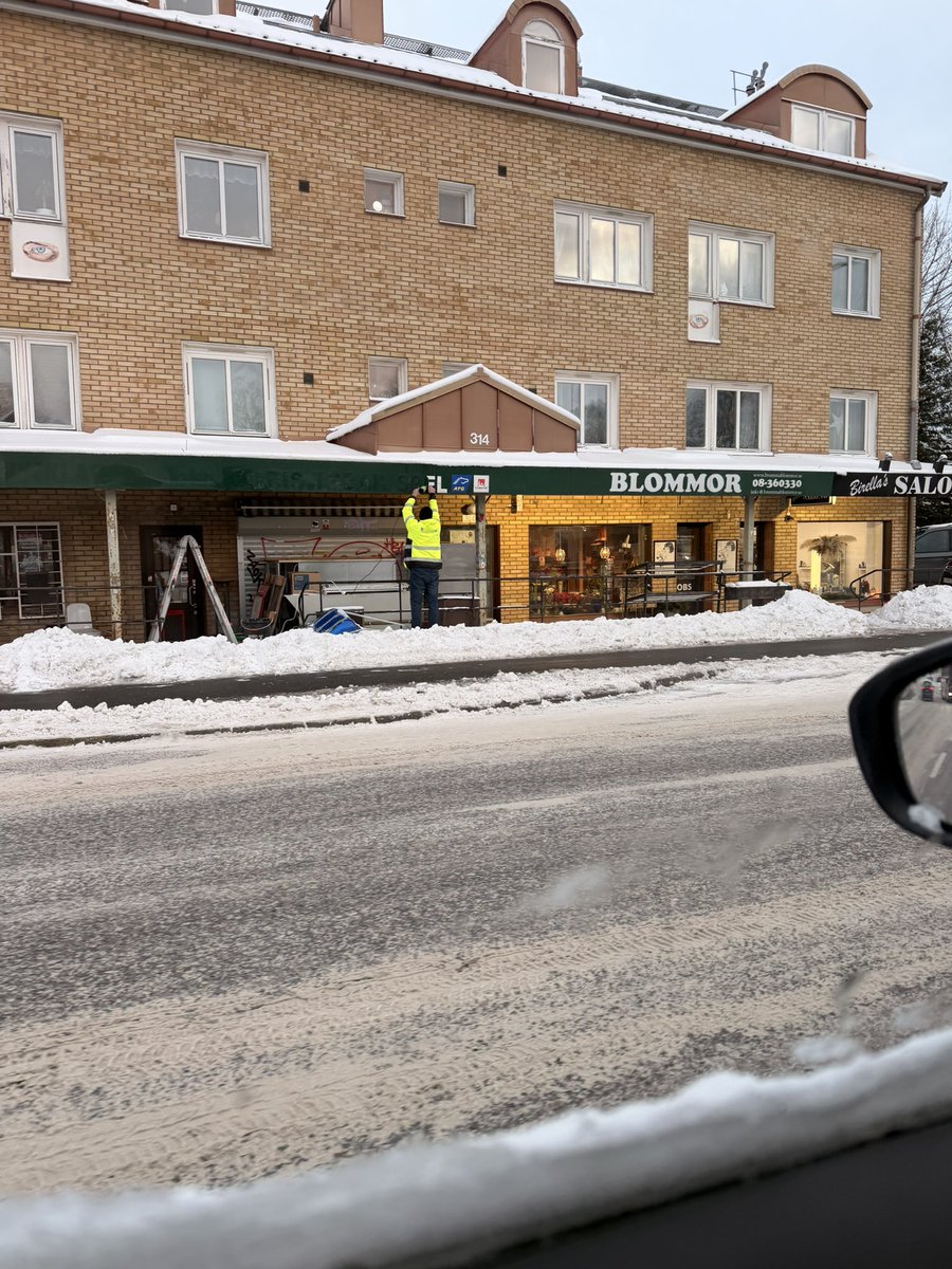 Robin Avellán tweet media