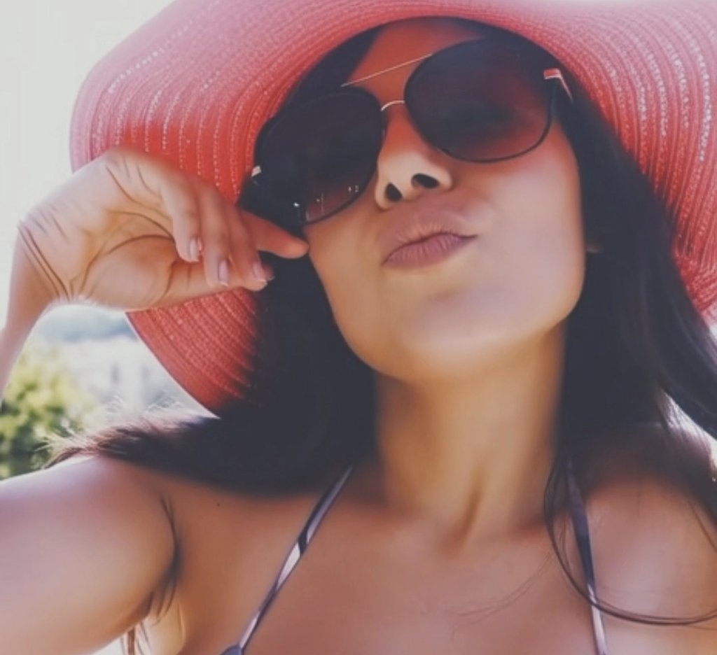 fabianaaid's tweet image. como si fuera
mentiroso y nudista