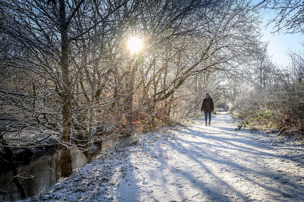 PaulJHeyes's tweet photo. The first snow fall of the year leaves a dusting around Bolton.
#snow #StormHour #weather #winter #frost #drone #dji #photography #Bolton #sevenacres #alamy https://t.co/lbdp8Xpxi9