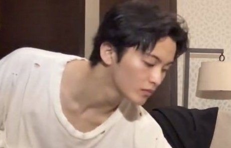 onyourmrkie's tweet image. i just love seeing his bare face