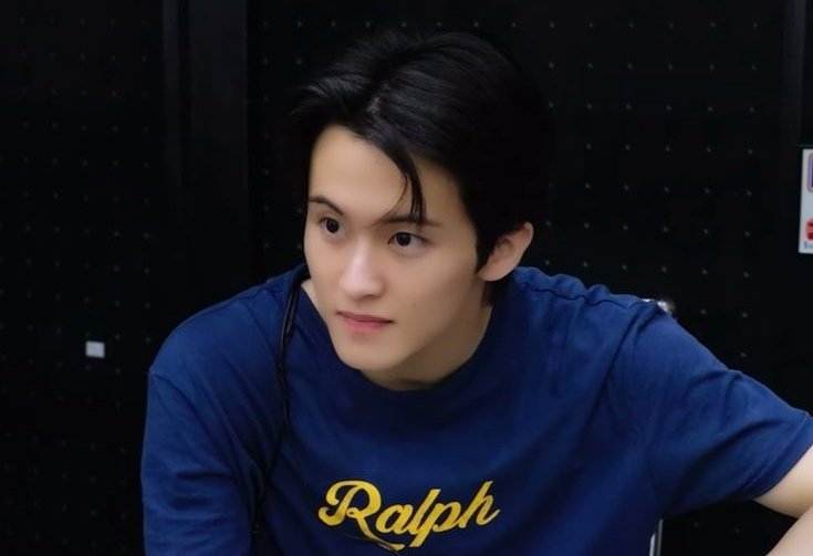 onyourmrkie's tweet image. i just love seeing his bare face