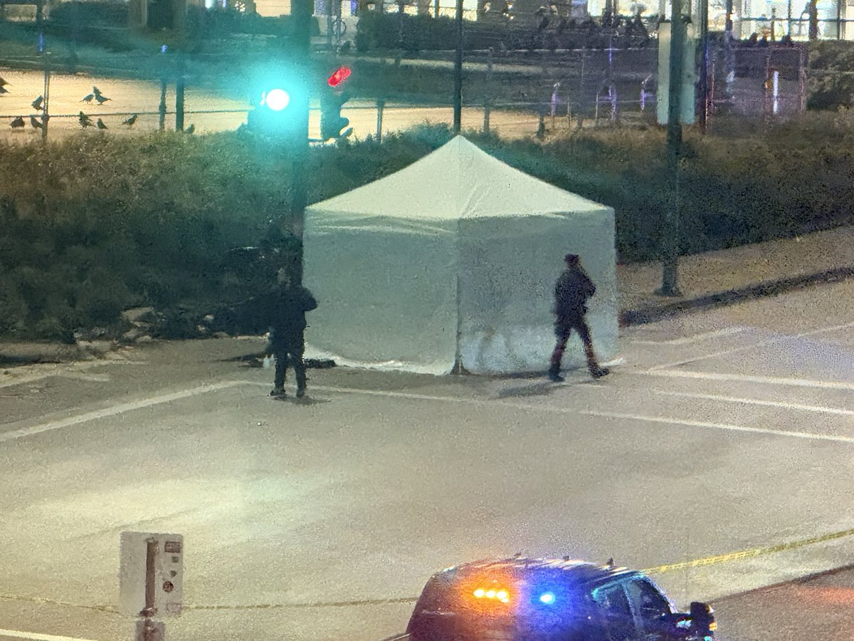 JALLeeKR's tweet photo. Something happened? #Lougheed #policeline #Burnaby https://t.co/t32y7Qkj2e