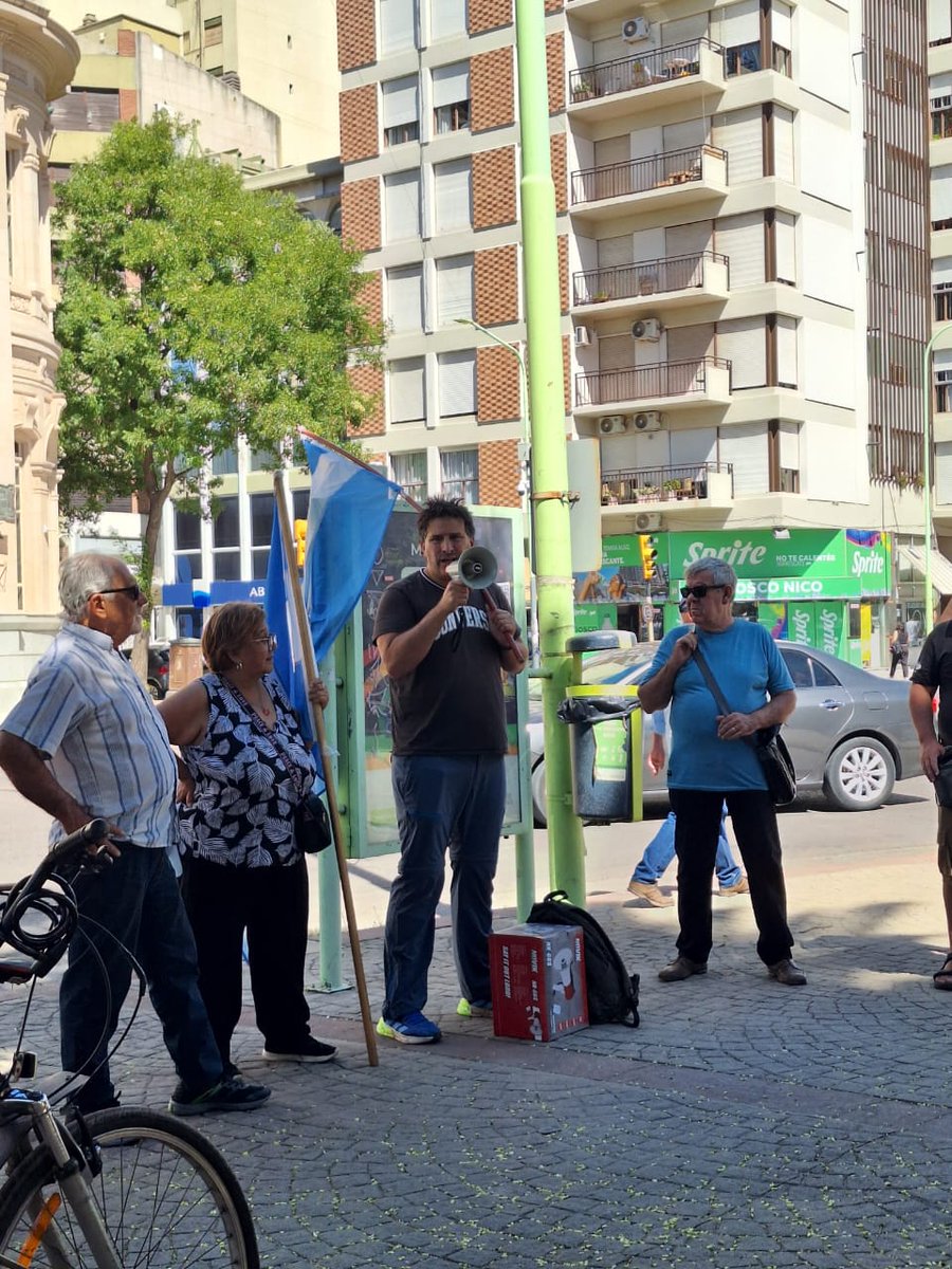 Hoy en Bahía nos juntamos para decir NO A la intervención Norteamericana en Venezuela 🇪🇨
Fuera Yanquis de América Latina!!!