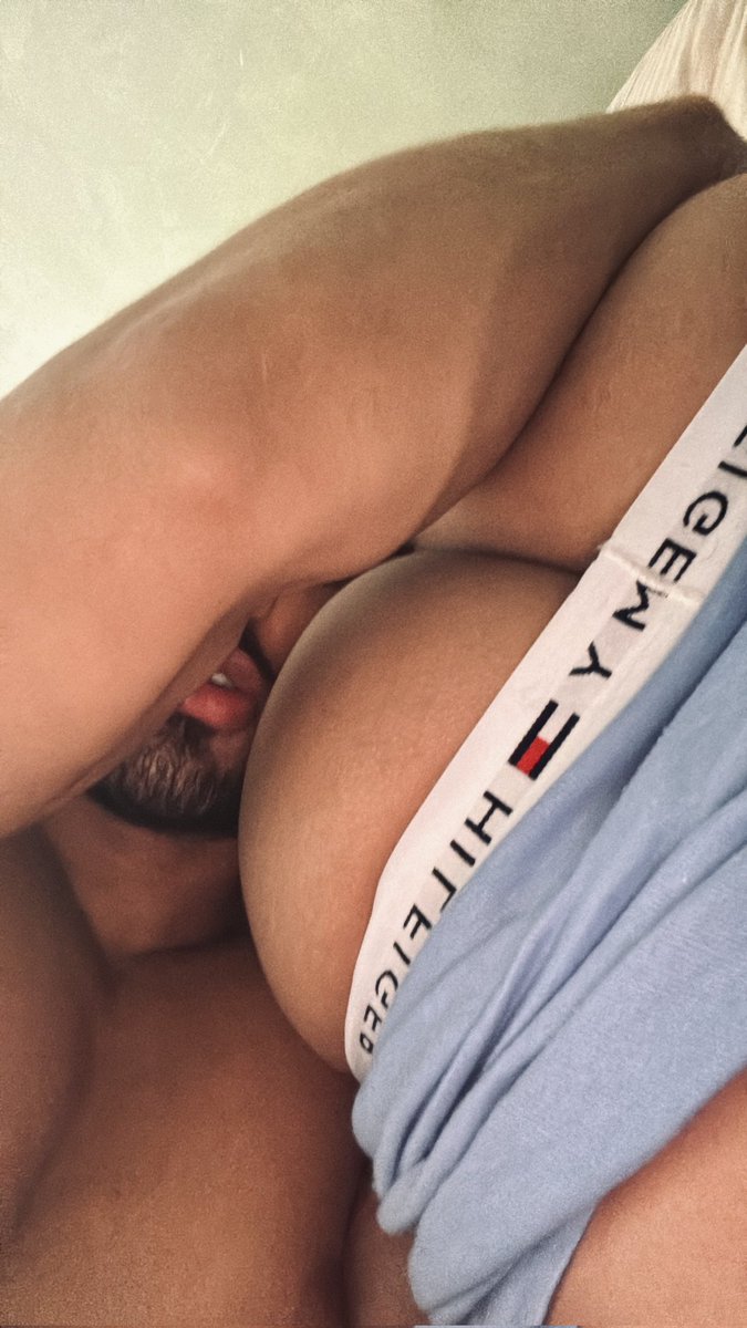 Porno ligero (@porno_ligero) on Twitter photo 