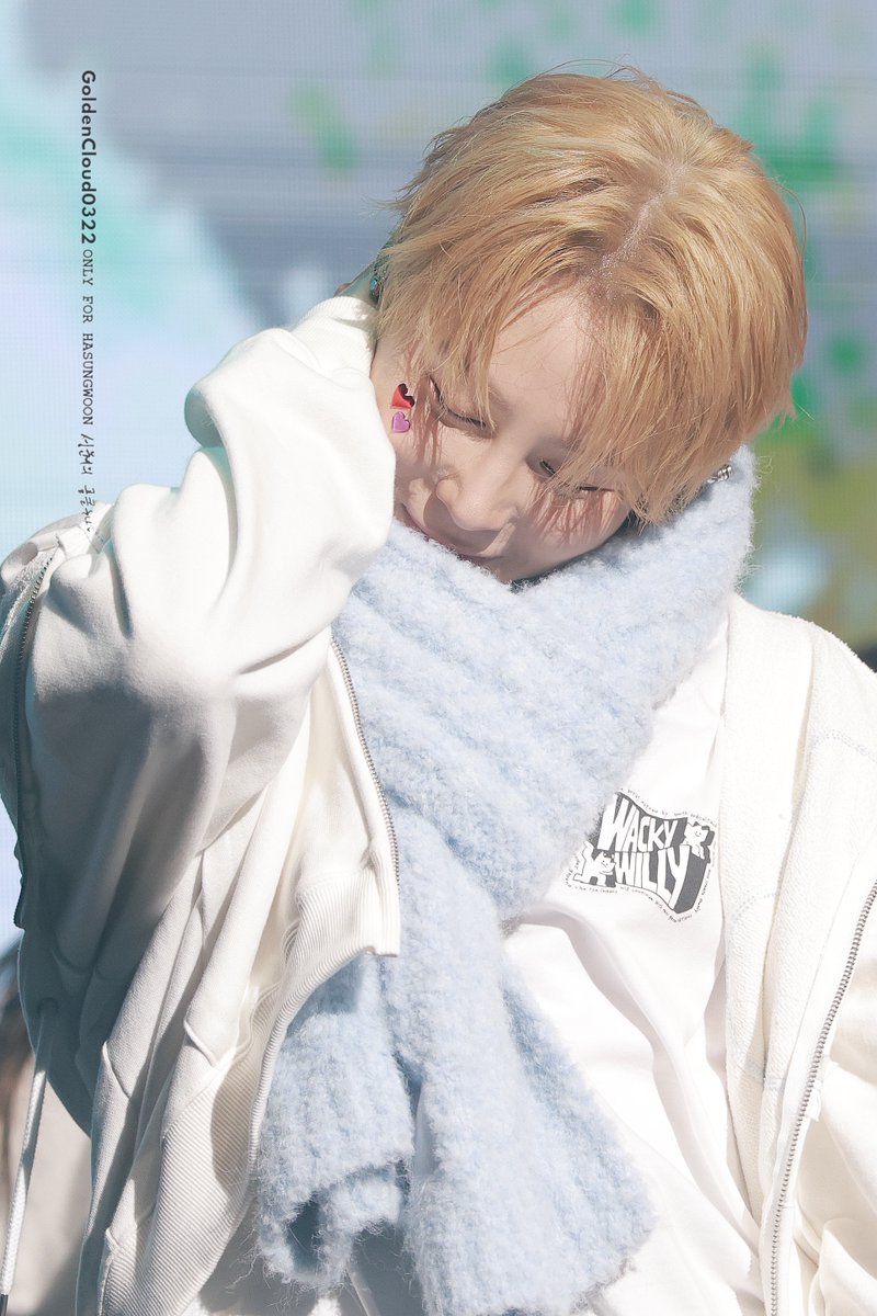GoldenCloud0322's tweet photo. 251231
하성운 팬미팅 Tell The World

귀엽고 사랑스럽다고 생각해 😋

#하성운 #HASUNGWOON #Tell_The_World @gooreumseng https://t.co/nydxspgUPx