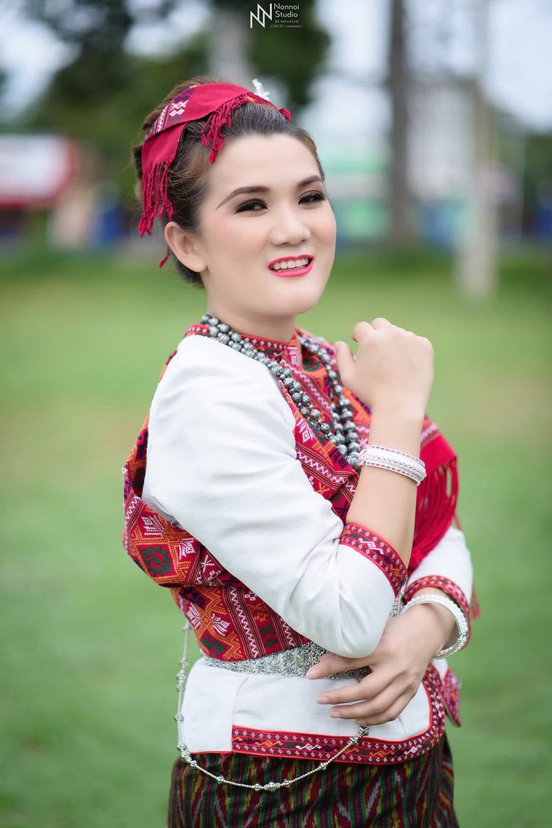 ยื้มตังค์คนอื่น
เอาไปเปย์นายสิบว่ะ ครูบี๋
55555555
.
#โหนกระแส 
📸เพจป้าข้างบ้านและคอมเมนต์ลูกเพจป้า😆