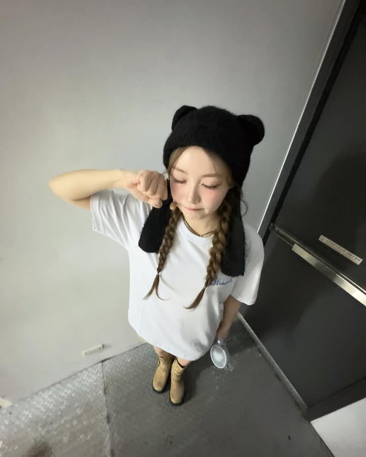 수혀니~
놀기신청하러온거야?
왜온거야?
따지러온거야?
뭐하러온거야
놀기신청하러왔구나~💗💗💗
신나게놀아볼까?
김 수 현
좋아하는 방법으로 놀.아.줄.게.yo.