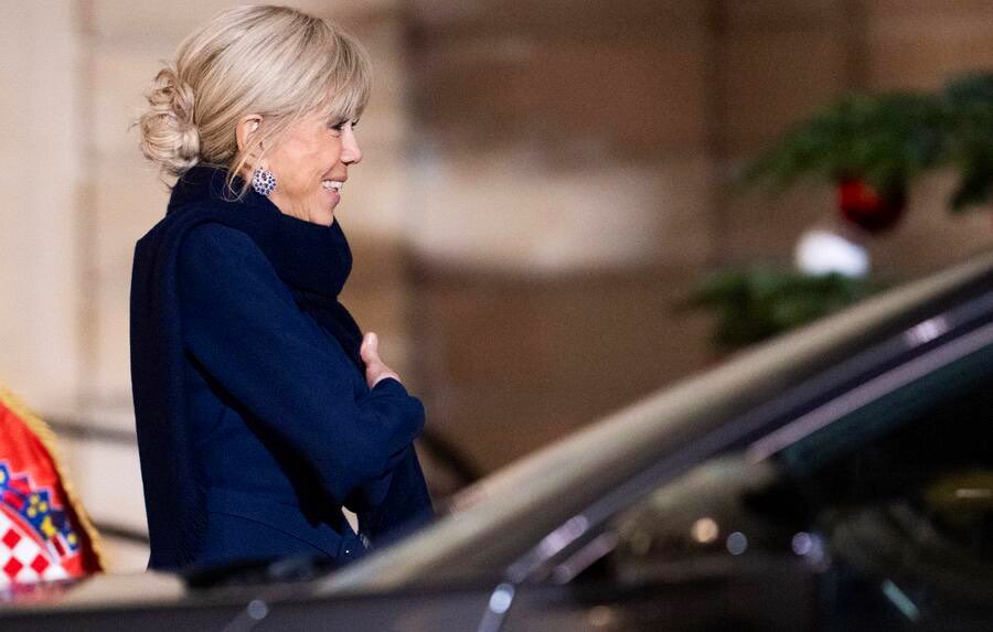 ⚖️  Cyberharcèlement de Brigitte Macron : jusqu’à six mois de prison ferme pour les prévenus

Huit autres prévenus ont été condamnés à des peines de 4 à 8 mois de prison avec sursis en raison d’une «volonté de nuire à la plaignante». Ils étaient accusés d’avoir diffusé ou relayé