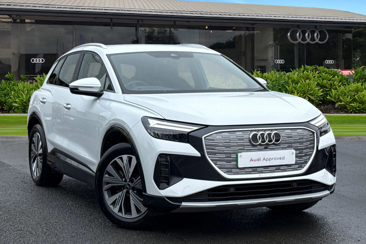 Looking to make the switch to electric? Look no further than this Audi Q4 e-tron Sport.

👉swanswaygarages.com/vehicle-detail…