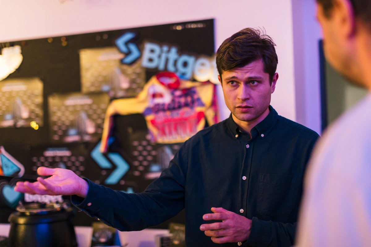 DOTmeetups's tweet photo. @Polkadot and @bitget  Xmas meetup in Prague, Czechia, brought crypto friends and builders together for talks and networking. 🔥 It happened in a historic crypto Paralelni Polis. Thx @enikorinkova for organising and @Polkadotagent for speaking. https://t.co/HAhAP1QXYK
