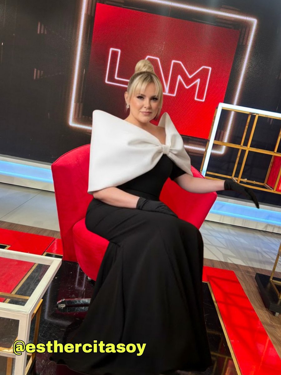 esther_teve's tweet image. 🤯 Lo manija que estoy, que ya  veo a Pili en el sillón rojo de #LAM
@Pilarsmith @elejercitodelam @AngeldebritoOk #PilarEnLam