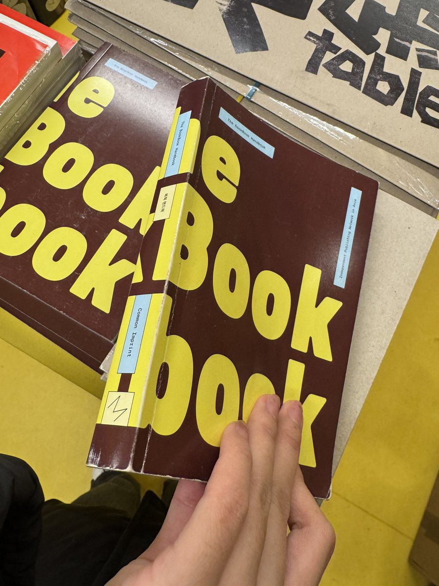 piecexxcake's tweet image. 아트북 좋아하시는 분들은 서촌 더북소사이어티 가보시길📚