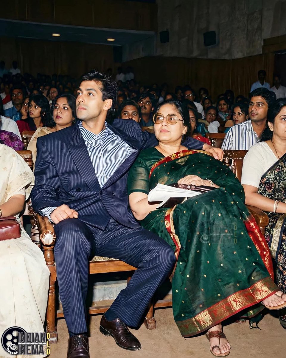 BeingSohail__'s tweet photo. Megastar Salman Khan with his mother, Salma Khan...a moment of pure warmth & quiet strength.
Away from the noise of fame, this frame shows the man before the megastar. ❣️
Calm, grounded, and deeply rooted in family values. #SalmanKhan ❣️ https://t.co/WN7omUGr1O