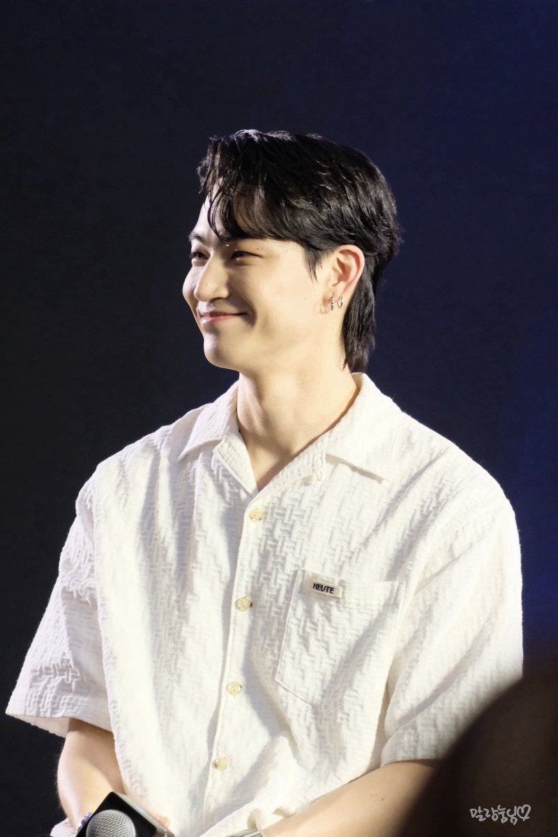 skiixy's tweet photo. can you be my darling? 💚

#DarlingLeaderJAYBDay
#제이비와_함께할_매일
HAPPY BIRTHDAY JAY B 
🎂🎊🎁 https://t.co/G0NNO7HJru