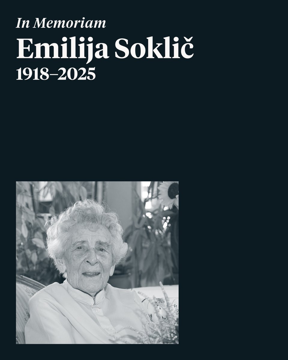 mk_gov_si's tweet photo. IN MEMORIAM

V 107. letu starosti se je poslovila Emilija Soklič (1918–2025), pionirka slovenskega filmskega poklica in ena prvih profesionalnih filmskih delavk pri nas. 

Leta 2021 je na 24. Festivalu slovenskega filma prejela Badjurovo nagrado za življenjsko delo.

Svojo strokovno pot je začela leta 1946 pri Triglav filmu, kjer je kot prva vodja tehničnega oddelka orala ledino v času, ko tehnični poklici ženskam skoraj niso bili dostopni. Njeno delo je potekalo v ozadju filmskega ustvarjanja, a je bilo ključno za nastanek številnih del slovenske filmske dediščine, med njimi tudi prvih celovečercev, kot sta Na svoji zemlji in Kekec.

Kot ena prvih žensk je že pred vojno zaključila šolanje na elektrotehničnem oddelku tehniške šole. S svojim znanjem je skrbela za svetlobno in snemalno tehniko ter za ljudi, za »svojo tehnično ekipo«, njihove delovne razmere in dostojno plačilo.

V drugi polovici svoje kariere se je posvetila razvoju zvočnih inovacij. Na področju elektroakustike je sodelovala pri nastajanju opreme za snemanje, obdelavo in reprodukcijo zvoka za film, televizijo in radio; njeni dosežki so danes del zbirke Tehničnega muzeja Slovenije. 

Svoje znanje je nesebično prenašala tudi na mlajše generacije, med drugim kot predavateljica svetlobne tehnike.

Foto: Rado Likon