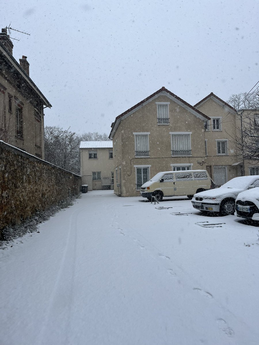 Hiba Zinati tweet media