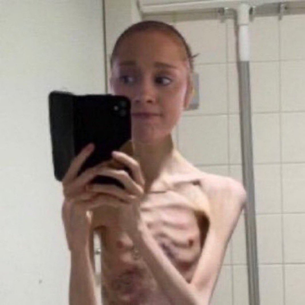 Ariana75368's tweet image. De perder a ariana entende bem

Perdeu beleza
Perdeu indicações 
Perdeu a vó 
Perdeu a conta de quantas vezes foi depósito de homem casado 
Só não perde esse corpo de saco de osso