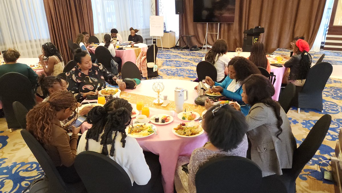 DOTmeetups's tweet photo. @WomenInPolkadot Nairobi, Kenya brought women builders and community members together to learn and share experiences. The group talked about Polkadot, careers, and how women can grow in the ecosystem.

Thank you @Wanjiku11374431, for your time! https://t.co/ZwDhxJIUol