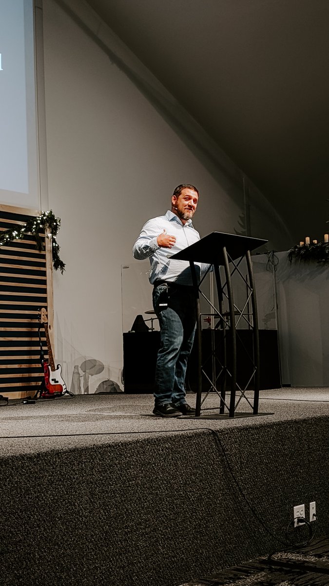 Armitage flying, or: Into the Storm rocks! | Me + Richard Armitage, image size:675x1200