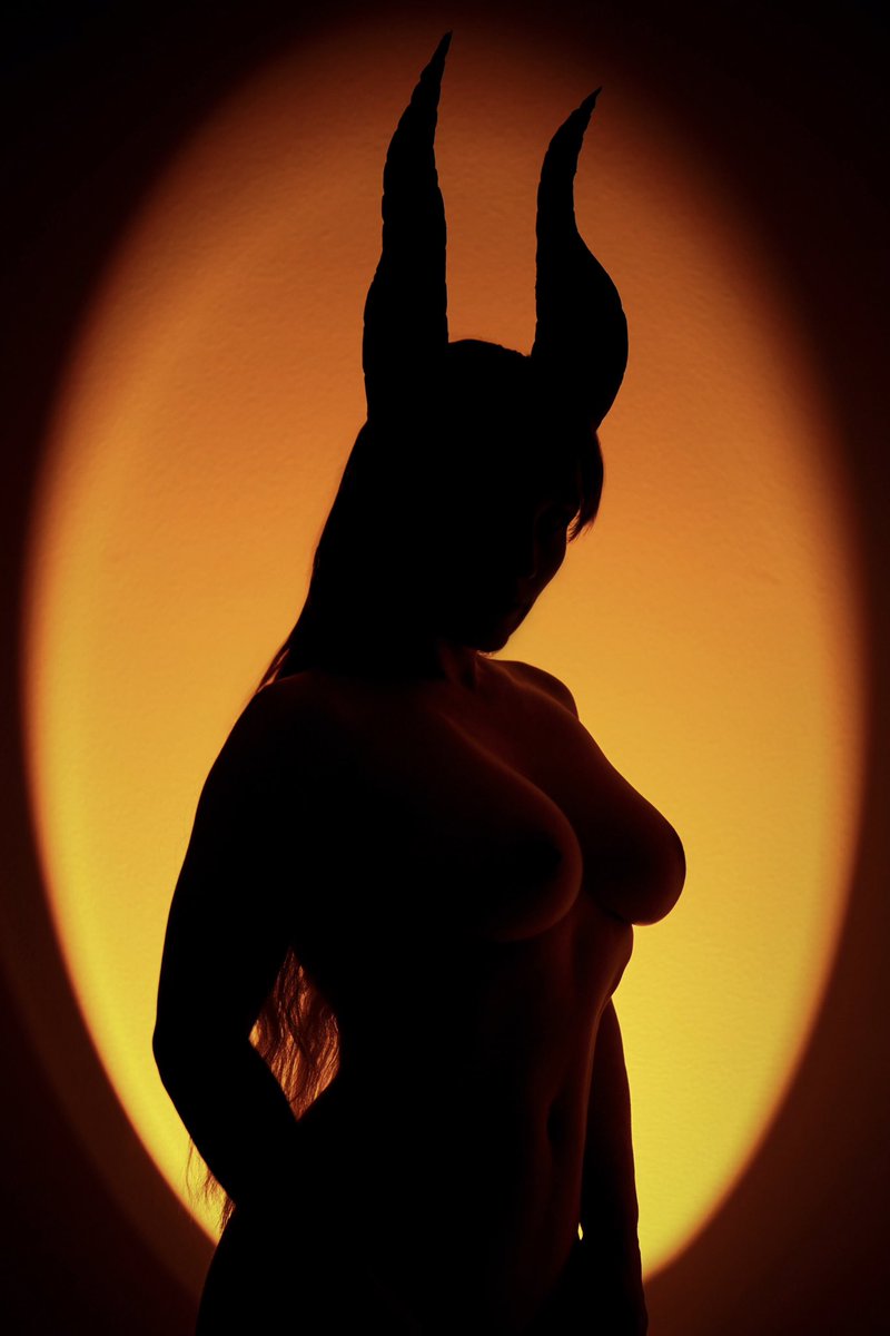 FreckledFoxCosplay tweet media