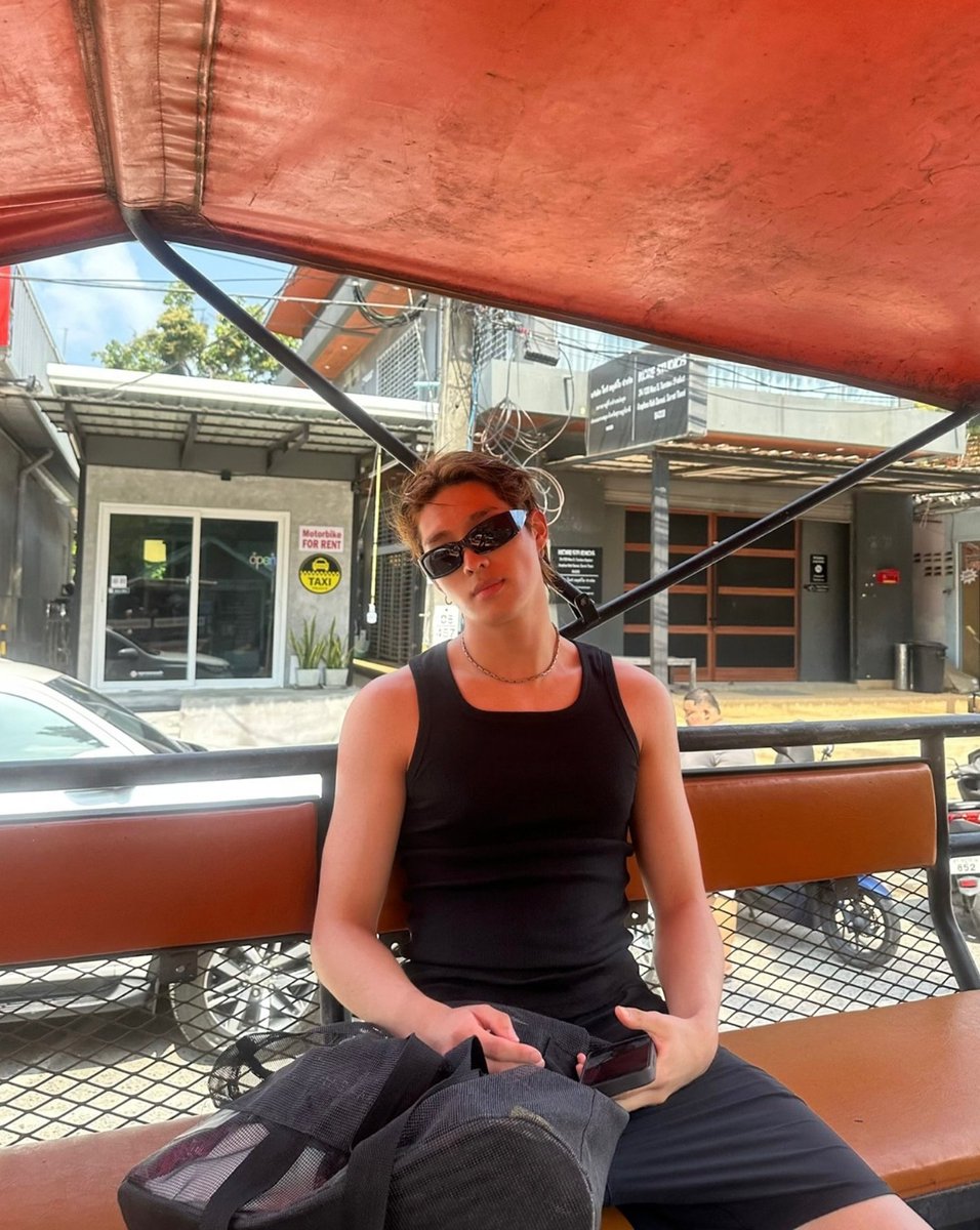 intaksarchive's tweet image. very passionate about island boys keetak