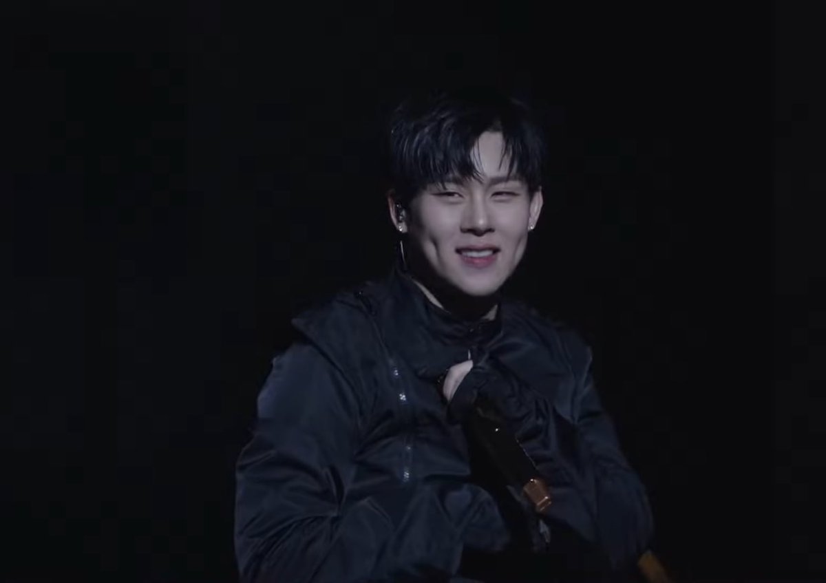 heonoftheday's tweet photo. how are you going to look this cute while performing a song like BITE https://t.co/MpiS2lFBP5