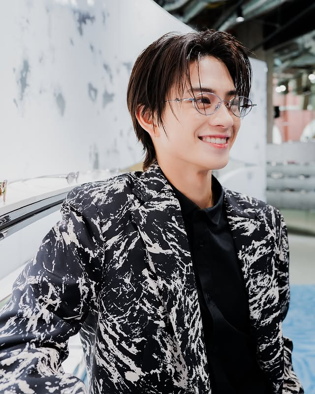 yojistecu's tweet photo. ˚⊹♡ happy 22nd birthday iwase yoji 🍰 ♡⊹˚

watching you grow as an actor year after year has been such a joy. please stay healthy, laugh a lot, and enjoy every moment of this new year. i’m rooting for you more than ever <3  

#岩瀬洋志 #岩瀬洋志誕生祭2026 #HAPPYYOJIDAY https://t.co/rJMLxbPH4k