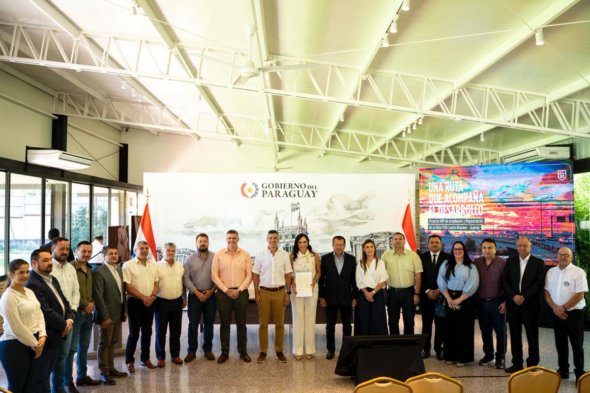 SantiPenap's tweet image. ¡Una obra que beneficiará a millones de paraguayos!

Con la firma del contrato para la ampliación y mejoramiento de la ruta PY01 damos un paso importantísimo para transformar esta importante ruta que brindará viajes más fluidos y seguros.

Un Paraguay Gigante, es un país mejor…